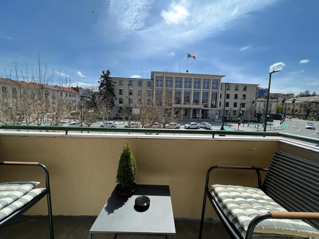 Square View Apartment Cluj-Napoca Exterior photo