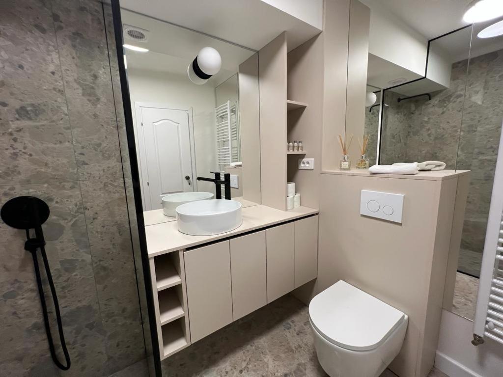 Square View Apartment Cluj-Napoca Exterior photo