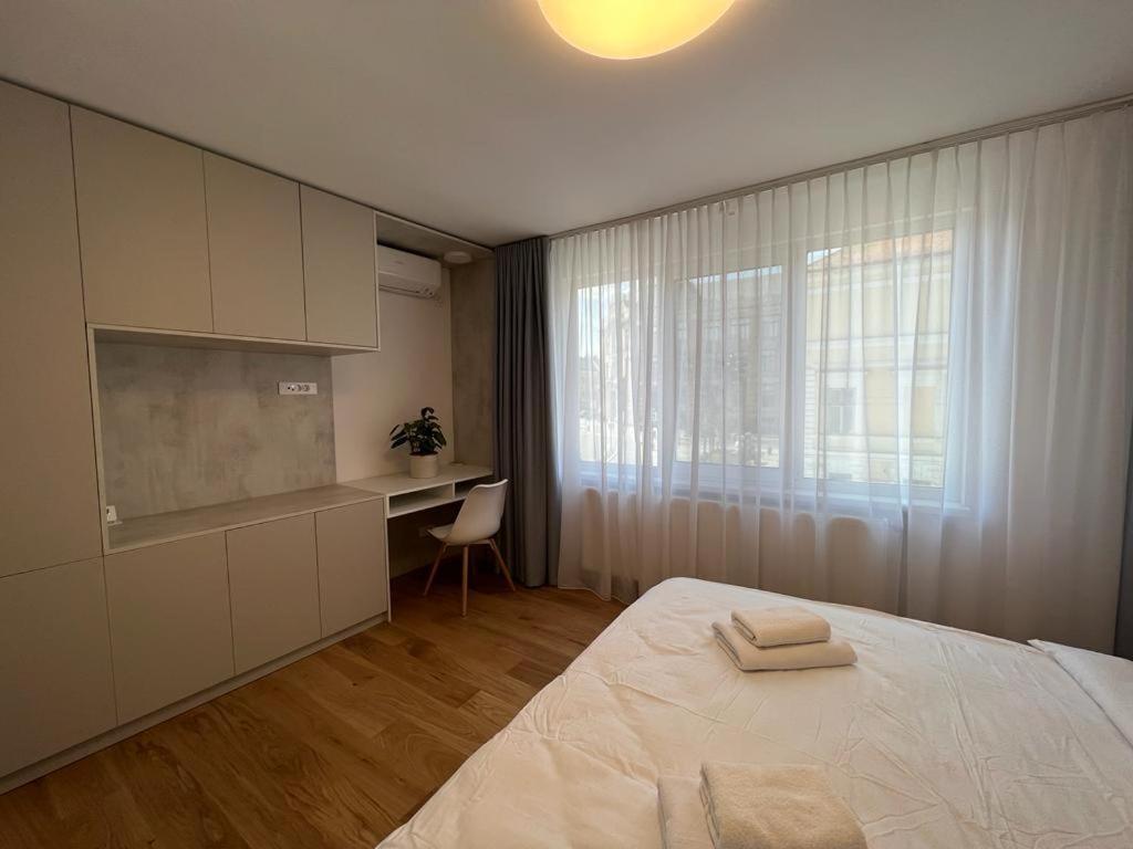 Square View Apartment Cluj-Napoca Exterior photo